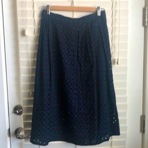 Abercrombie navy cotton eyelet midi skirt S